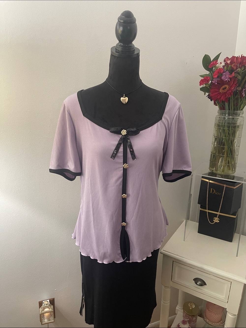 SHEIN Lavender Short Sleeve Square Neck Top with Black Trim